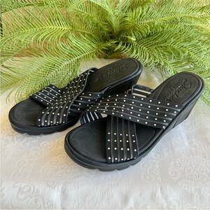 Skecher’s brand black foam sandals